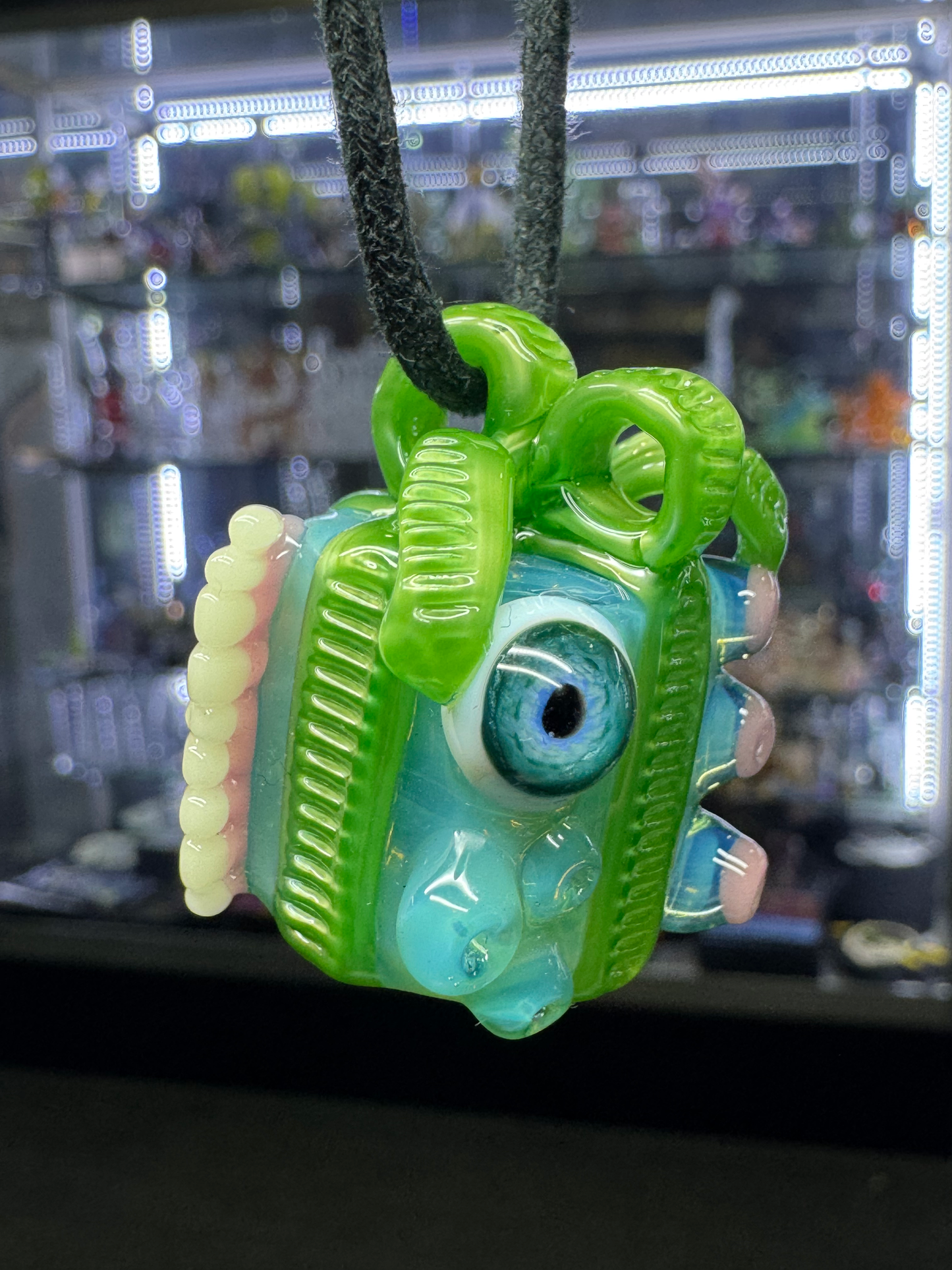 Salt Present Pendy