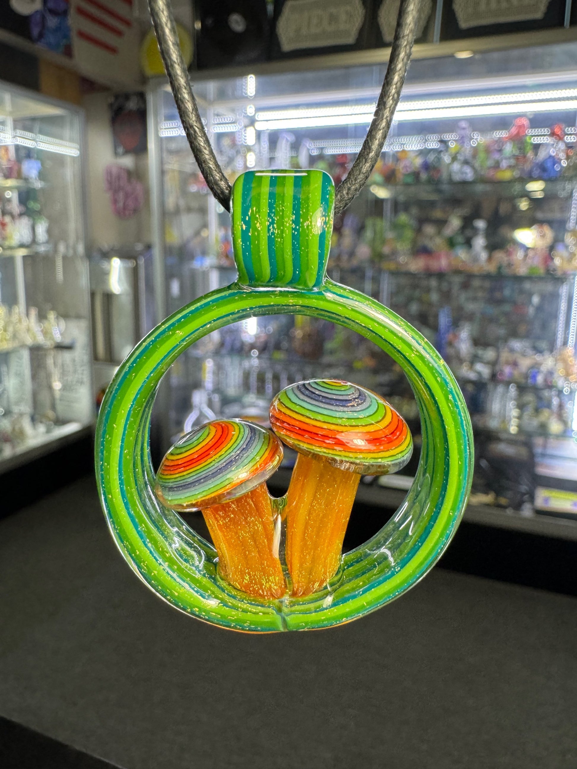Darby Holm Solo Ring Mushroom Pendy
