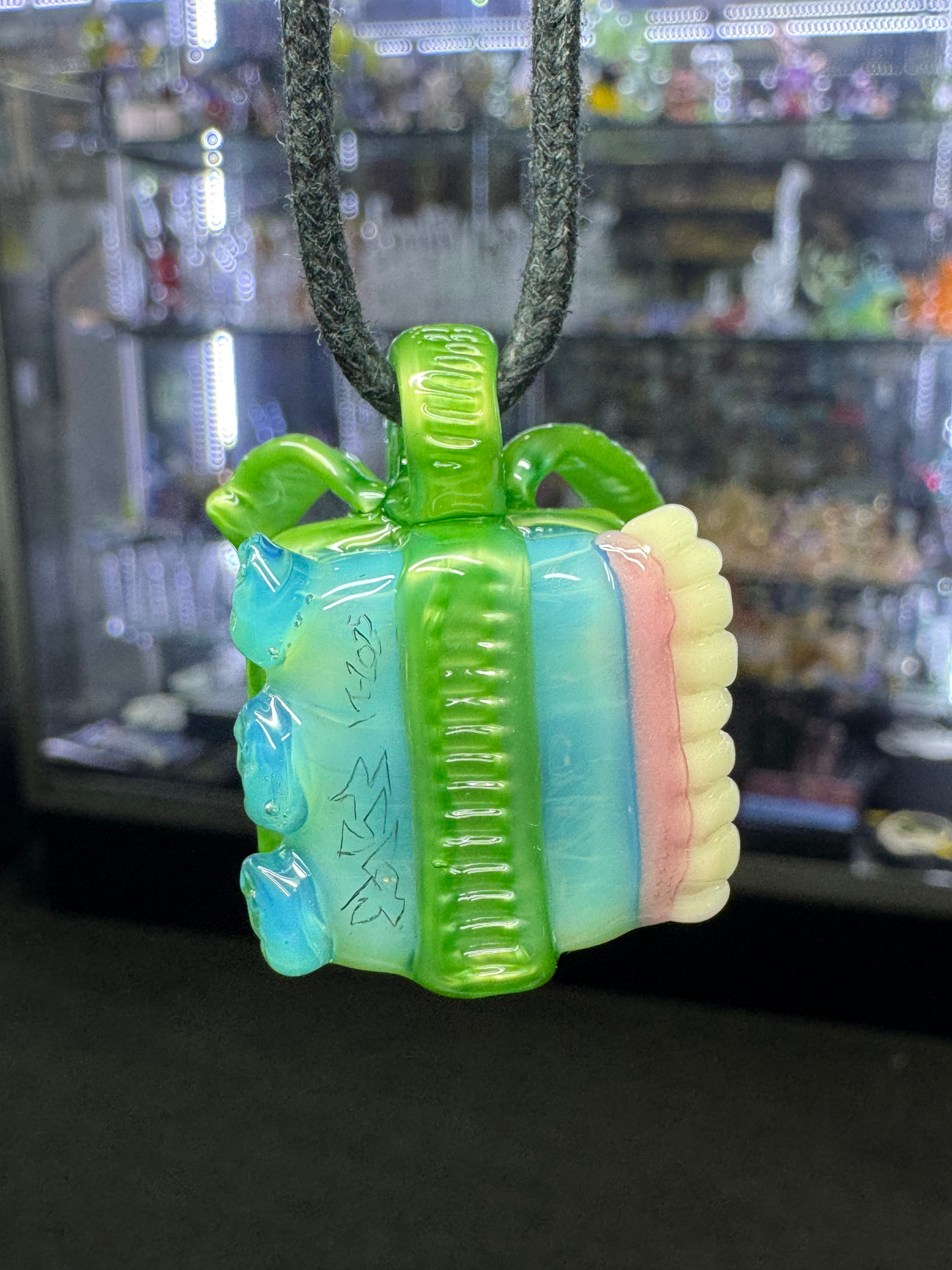Salt Present Pendy